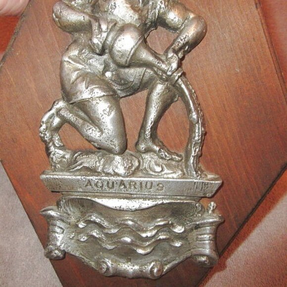 Vtg Aquarius Brutalist Art Sculpture Pewter on Wood Plaque Zodiac Celestial MCM - Picture 3 of 8